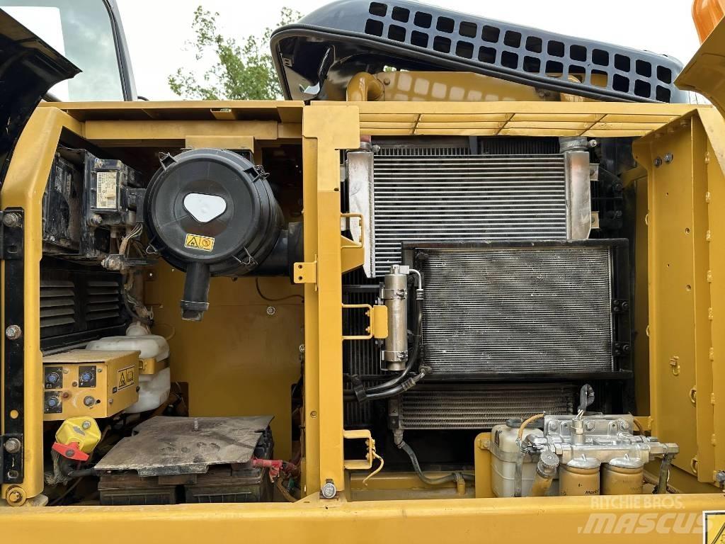 CAT 320D2 Bageri gusjeničari
