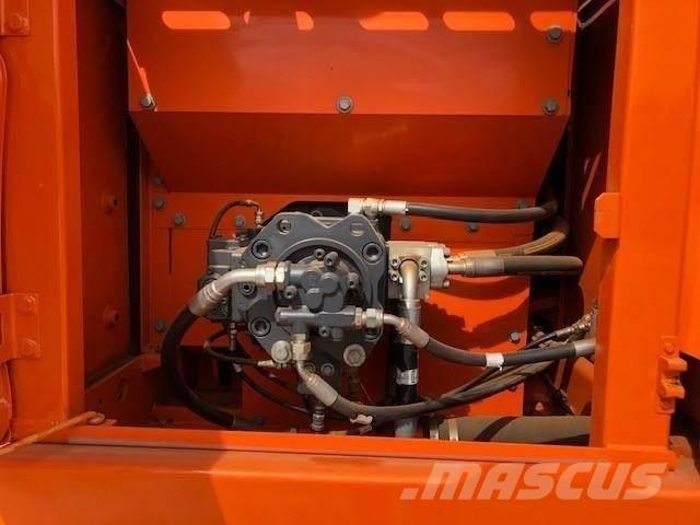 Doosan DX 225 Bageri gusjeničari