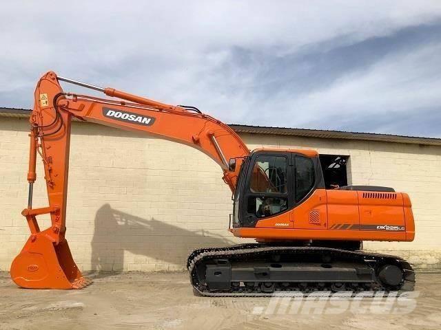 Doosan DX 225 Bageri gusjeničari