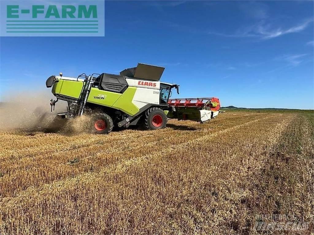 CLAAS trion 730 Kombajni