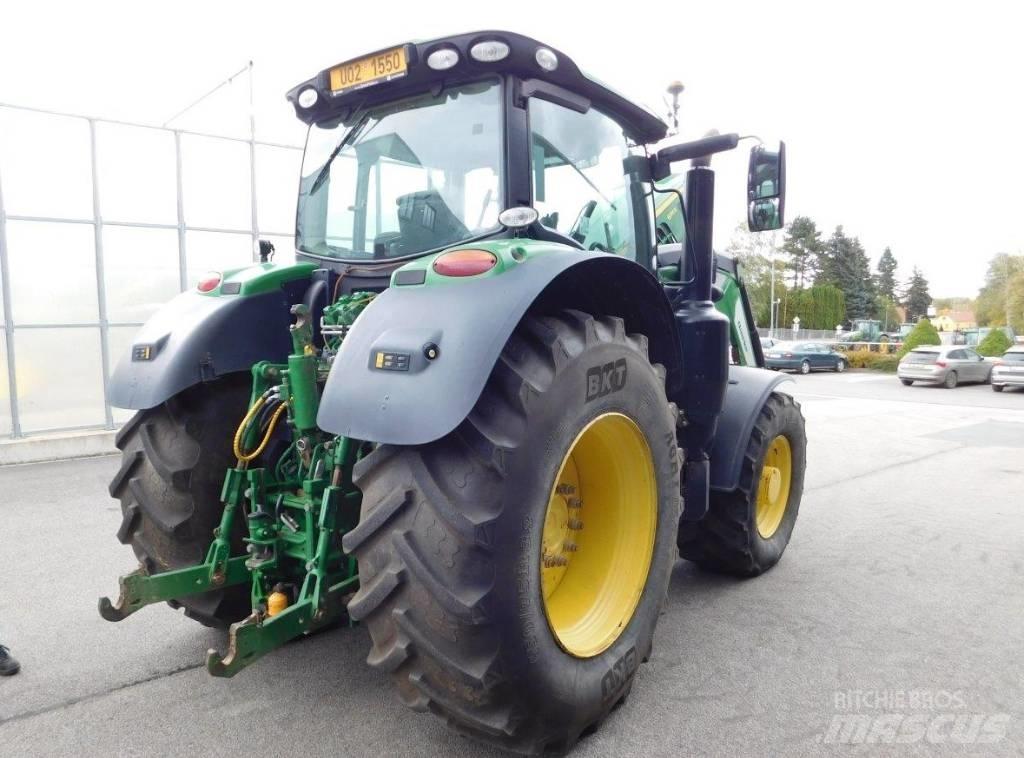John Deere 6215 R Traktori
