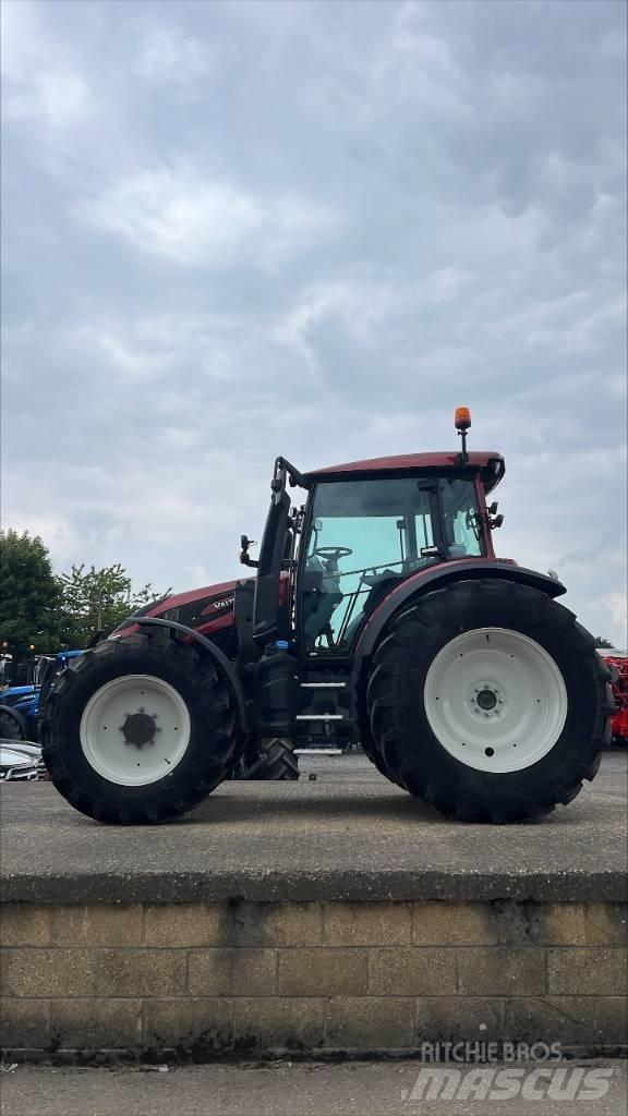 Valtra G 135 A Traktori