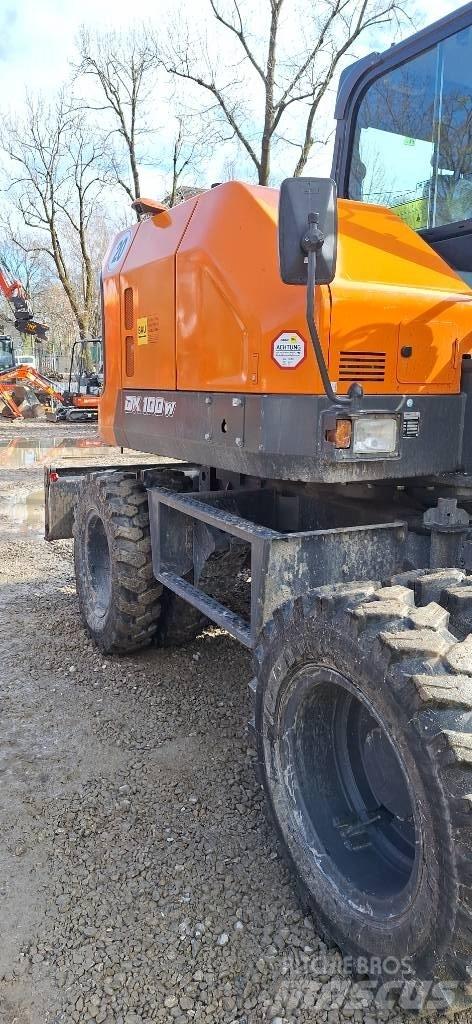 Doosan DX 100 W-7 Bageri na kotačima