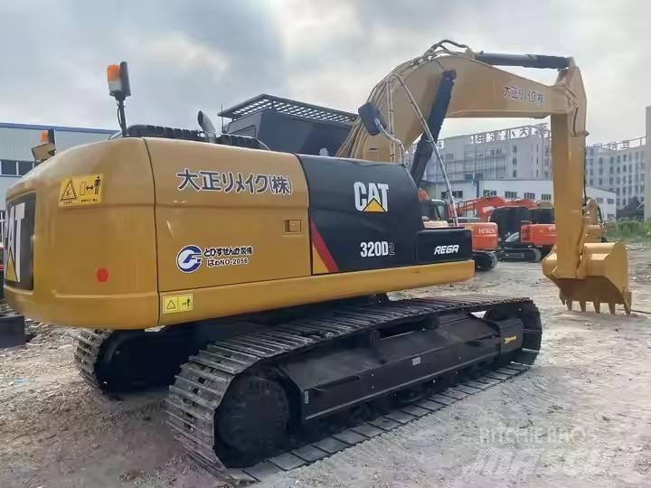 CAT CAT320D2 Midi bageri 7t – 12t