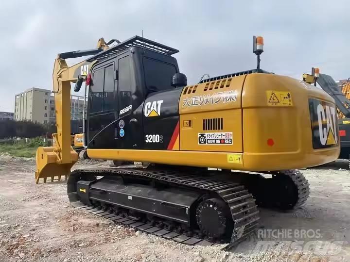 CAT CAT320D2 Midi bageri 7t – 12t