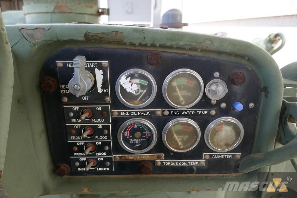 CAT D7F Ex-army Buldožeri gusjeničari