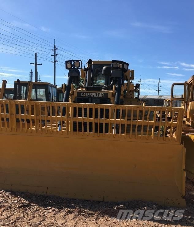 CAT D 6 R Buldožeri gusjeničari