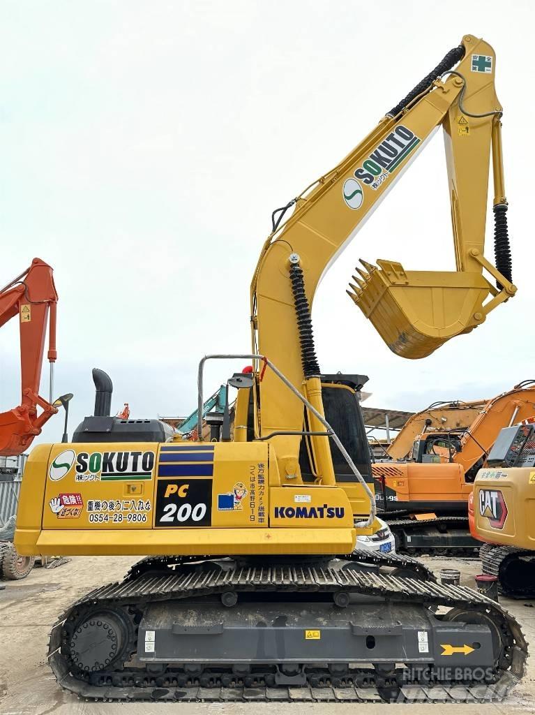 Komatsu PC200-8 Bageri gusjeničari