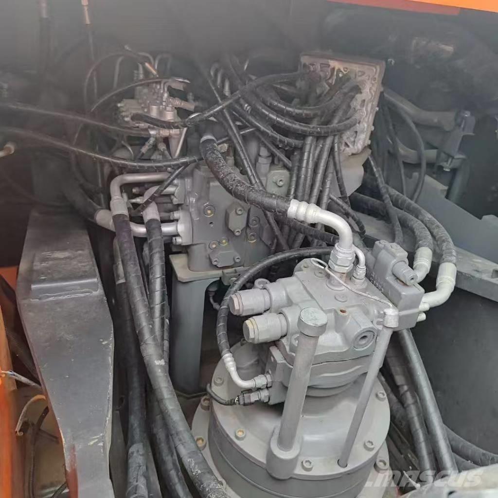 Hitachi 240-3 Bageri gusjeničari
