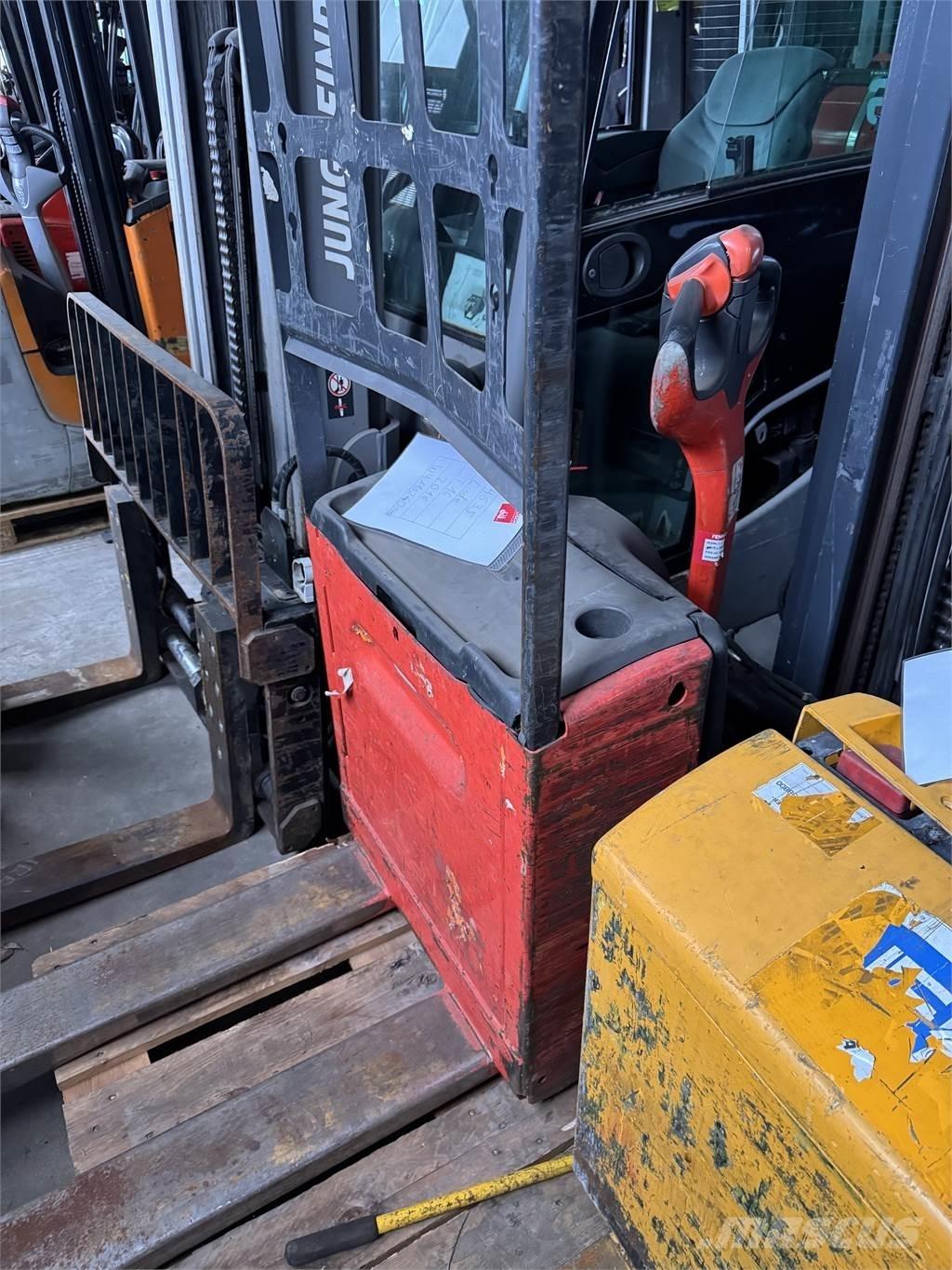 Linde T16 Ručni električni viličar