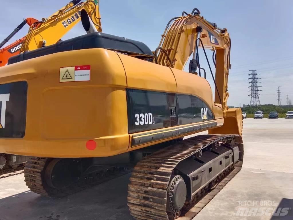 Cata-Dyne 330 Bageri gusjeničari