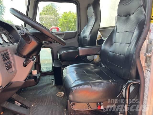 Peterbilt 337 Kamioni za prijevoz pića