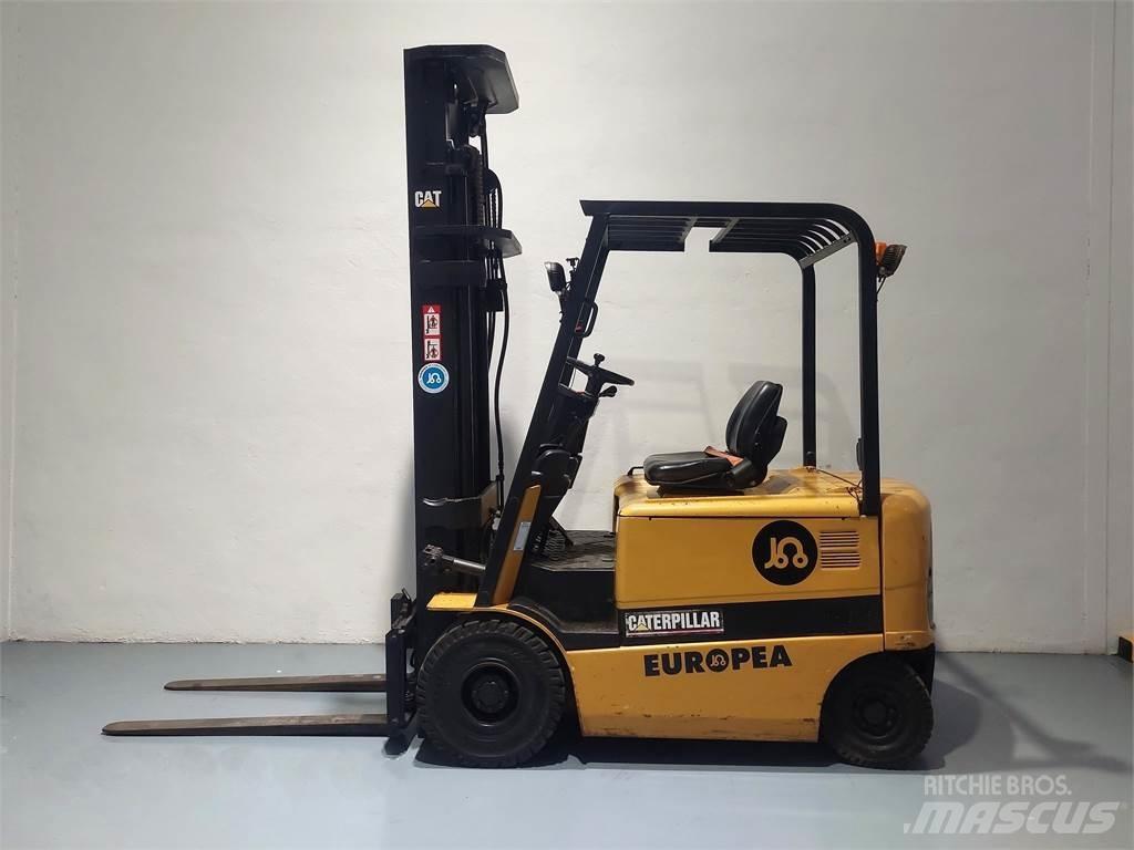 CAT EP25K PAC Električni viličari
