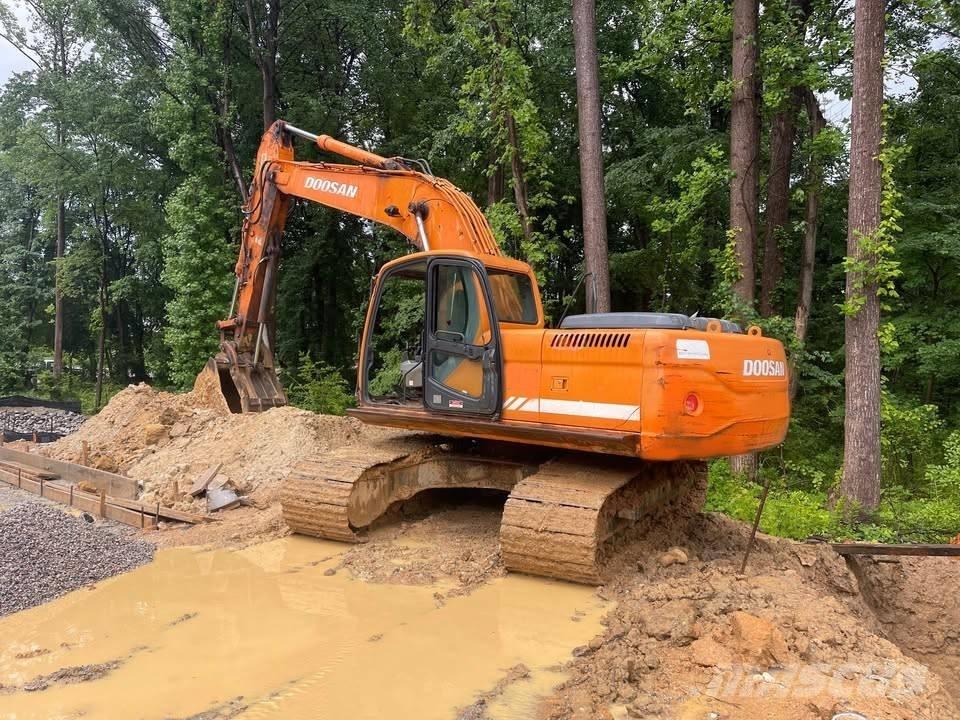 Doosan DX 255 LC Bageri gusjeničari