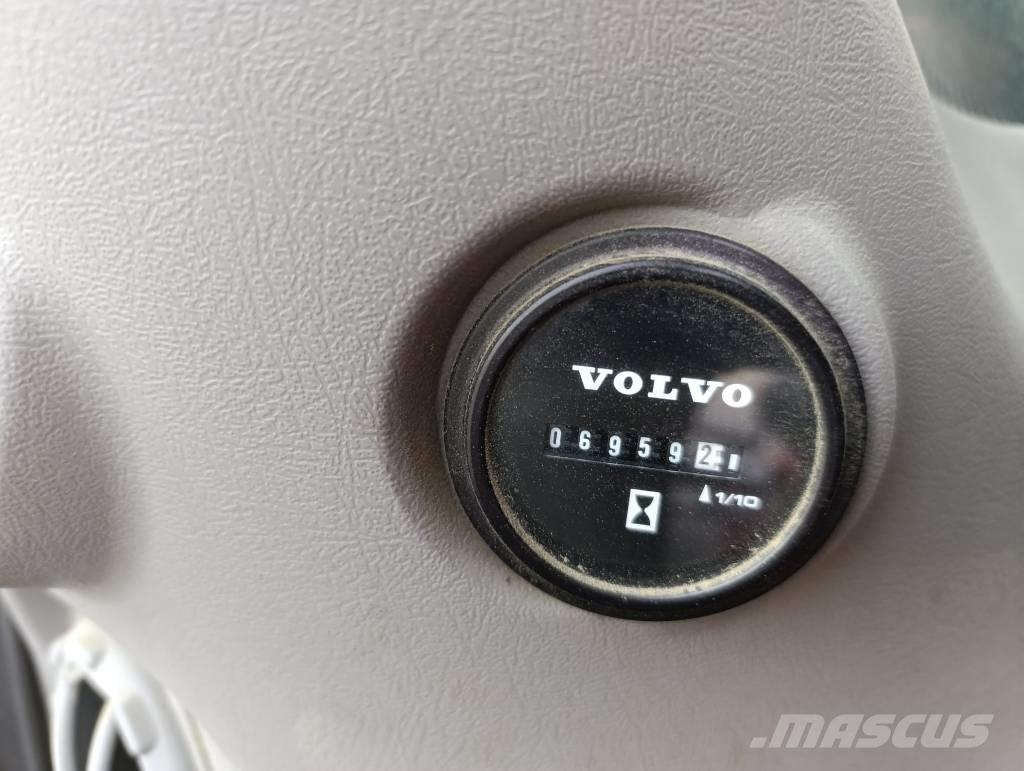 Volvo EW 210 D Bageri na kotačima