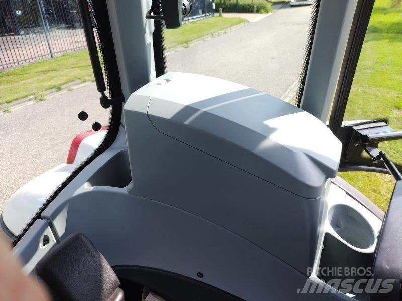 Valtra T 175 A Traktori