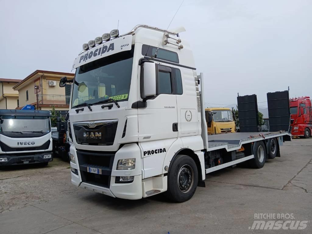 MAN TGX 26.560 Kamioni s ravnim pločom / vitlom