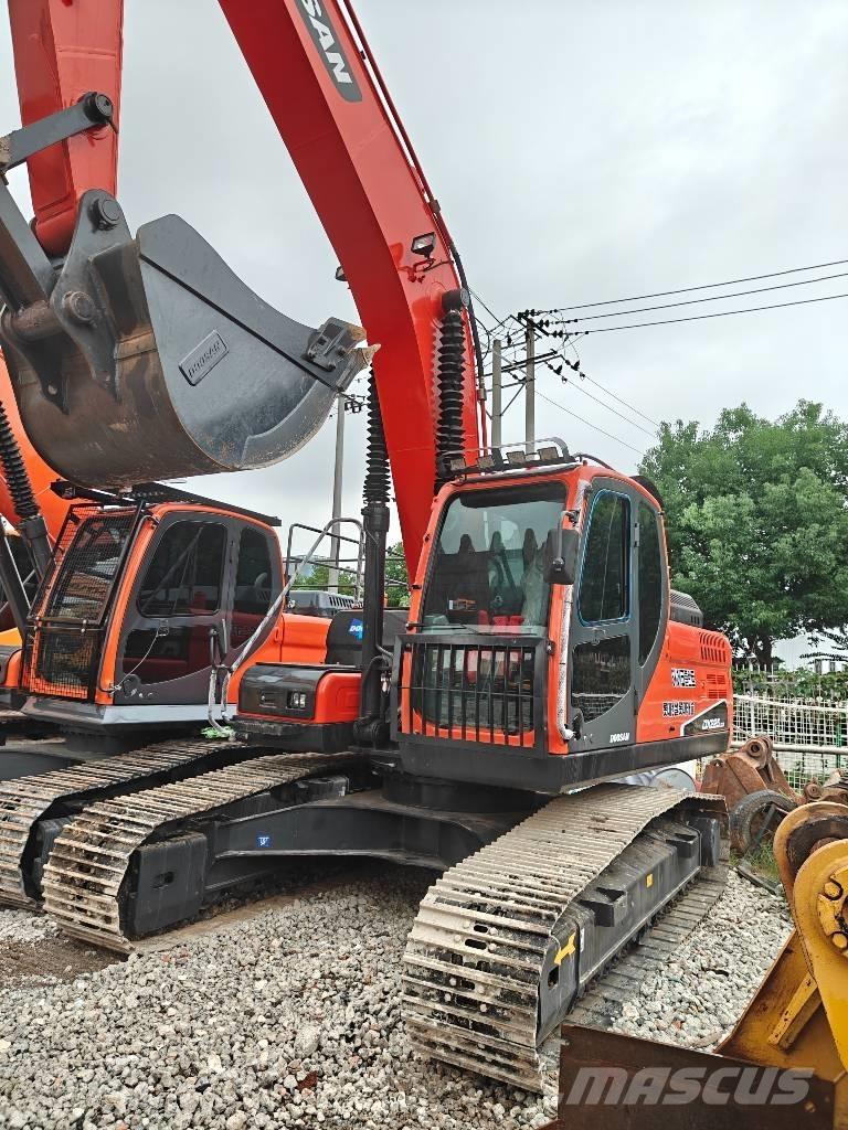 Doosan 225 LC-9C Bageri gusjeničari