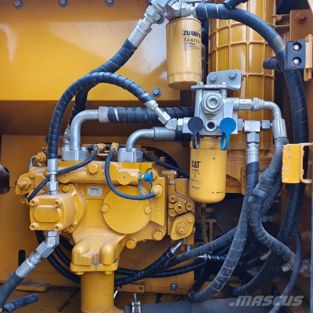 CAT 320 D L Bageri gusjeničari