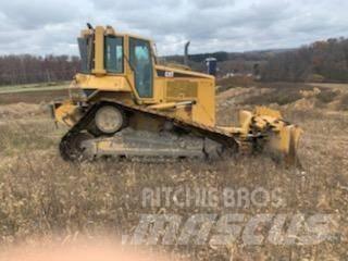 CAT D6N Buldožeri gusjeničari