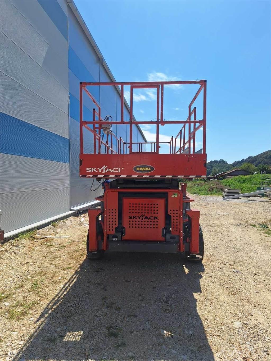 SkyJack 8841RT Škaraste platforme
