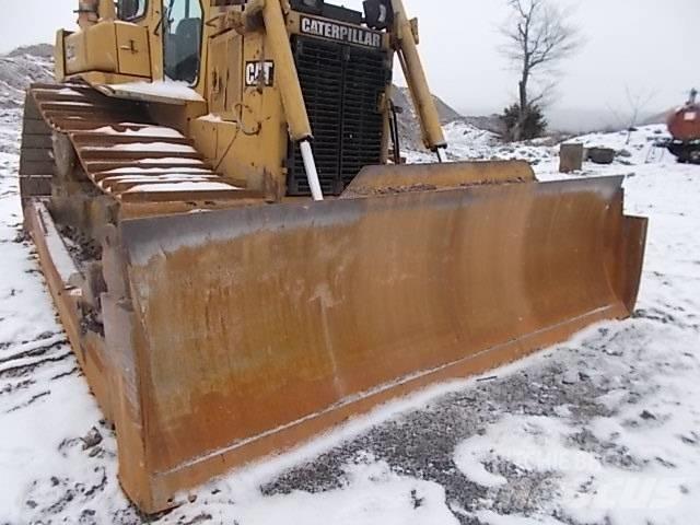 CAT D 6 H LGP II Buldožeri gusjeničari