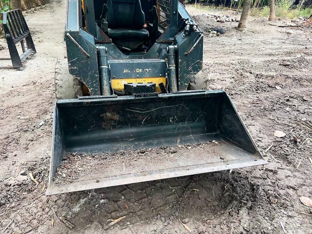 John Deere 312 Skid steer mini utovarivači