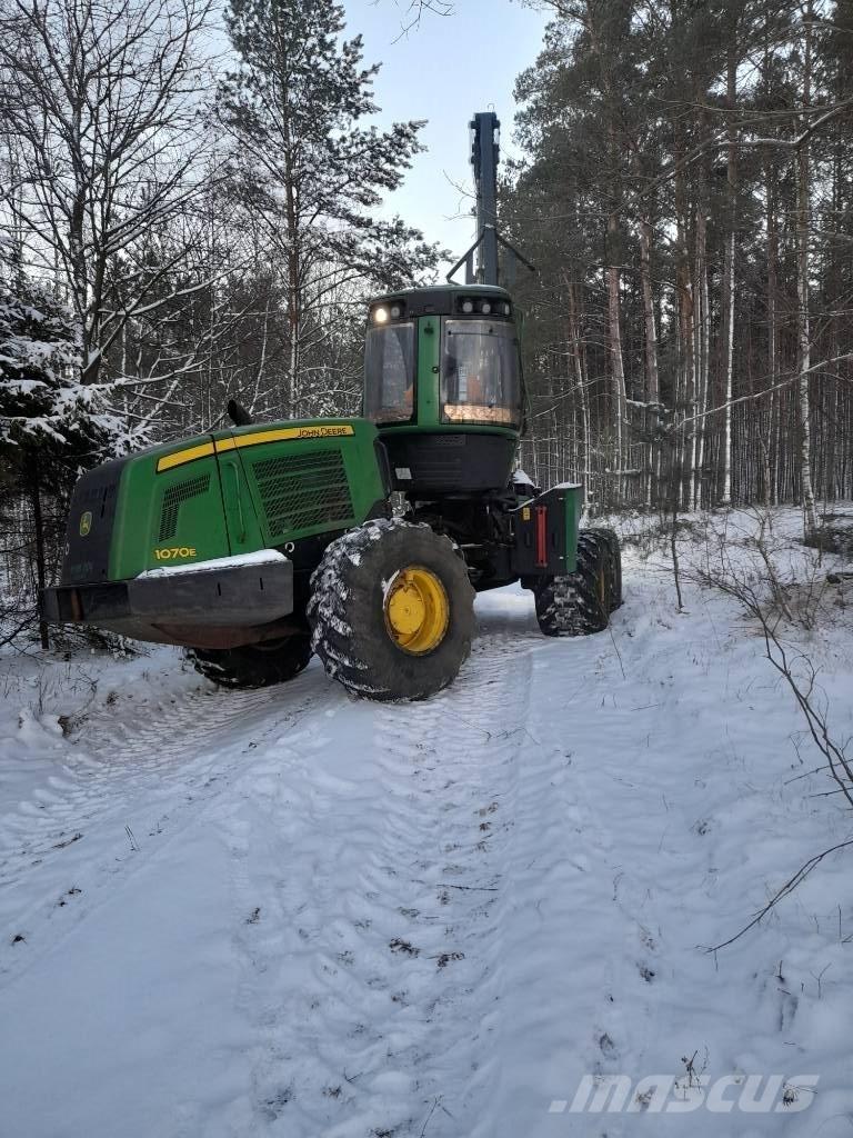 John Deere 1070 E Harversteri