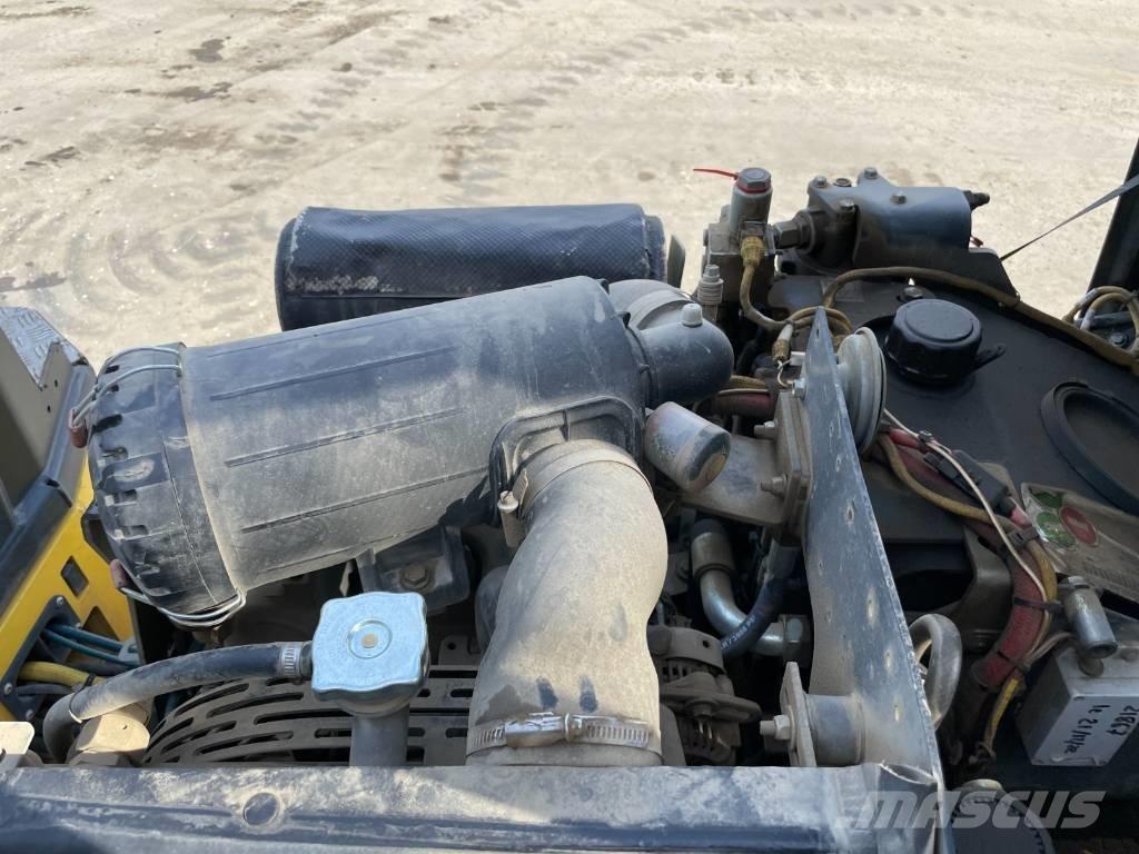 Bomag BW 100 AD-5 Valjci sa dvojnim bubnjem