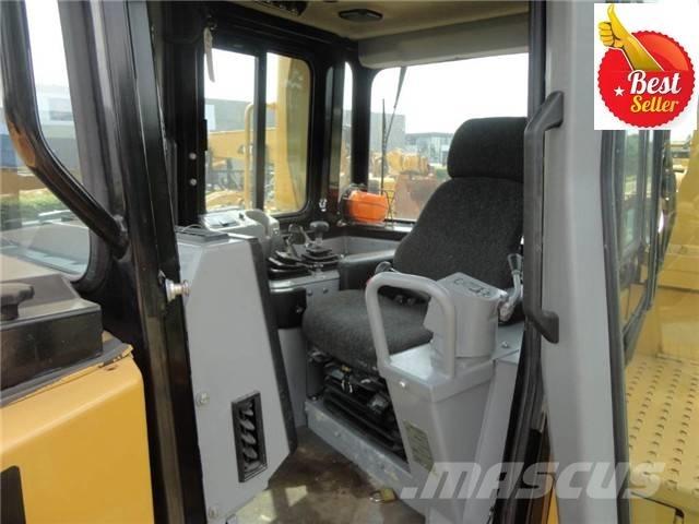 CAT D 8 R Buldožeri gusjeničari