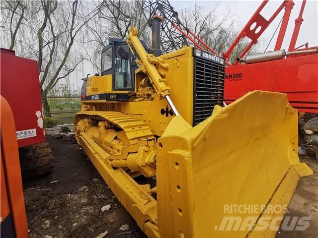 Komatsu D155A Buldožeri gusjeničari