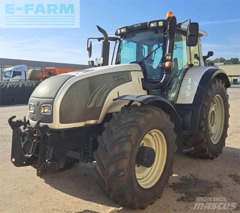 Valtra t 202 Traktori