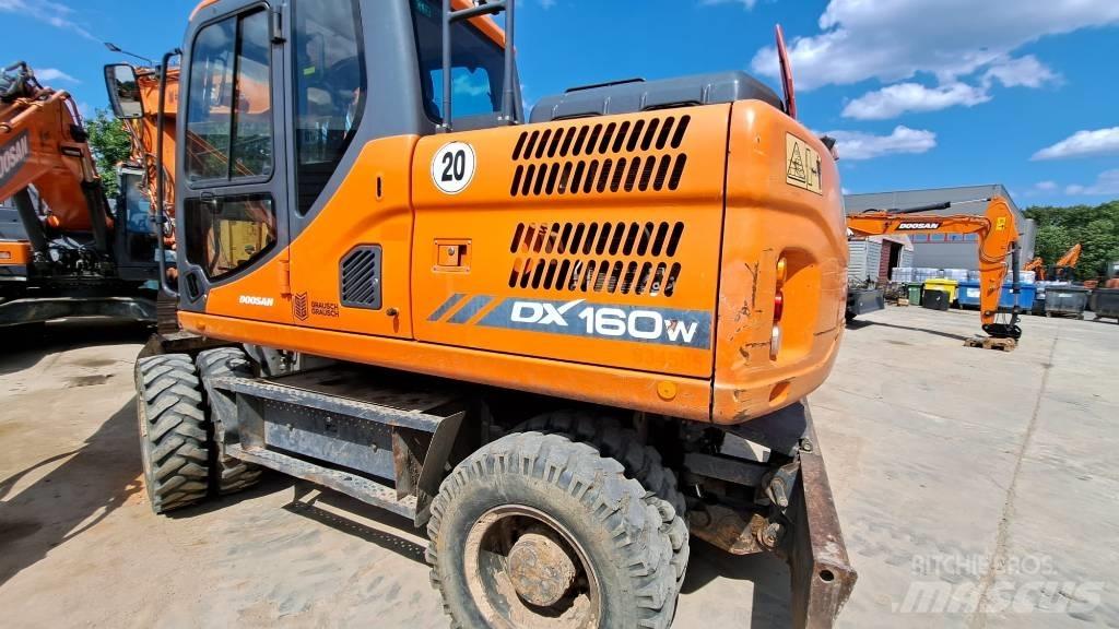 Doosan DX 160 W-3 Bageri na kotačima