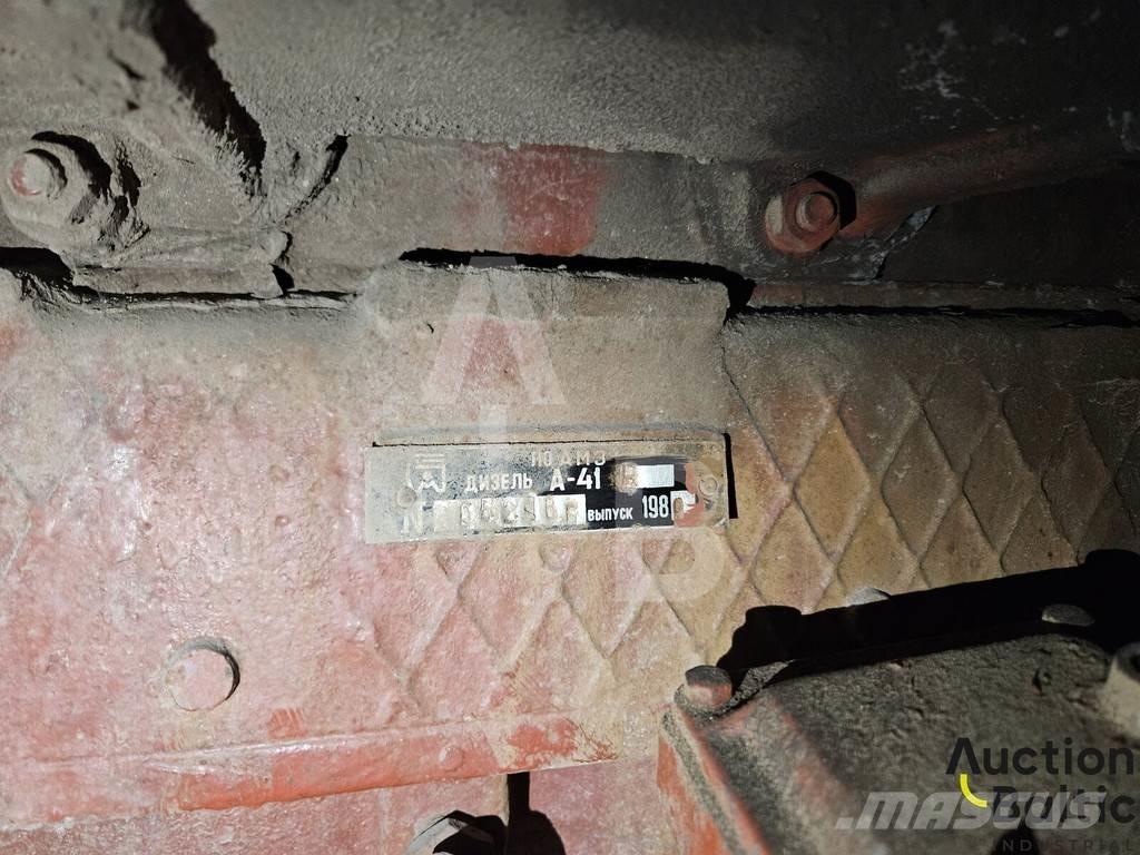  Onbekend DT-75 Buldožeri gusjeničari
