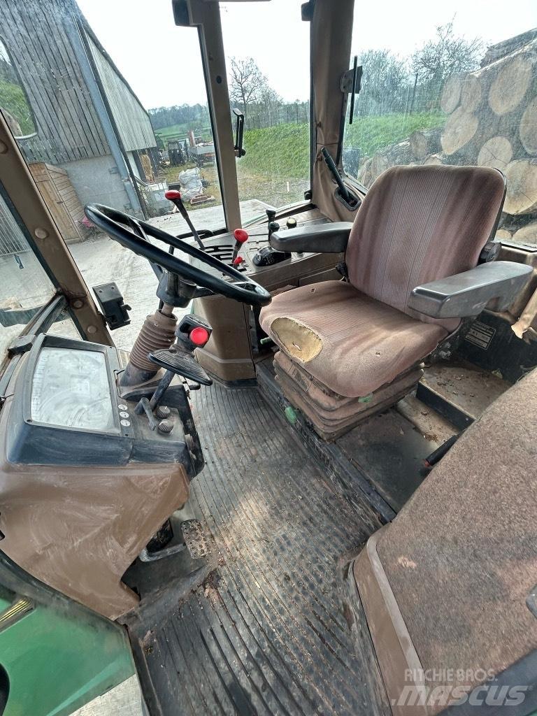 John Deere 6400 Kompaktni (mali) traktori