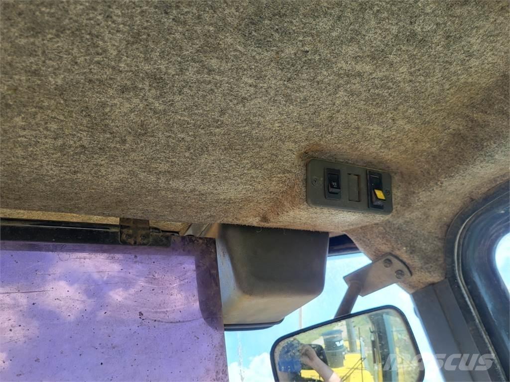 Komatsu WF 450T-3 Građevinarstvo – ostalo