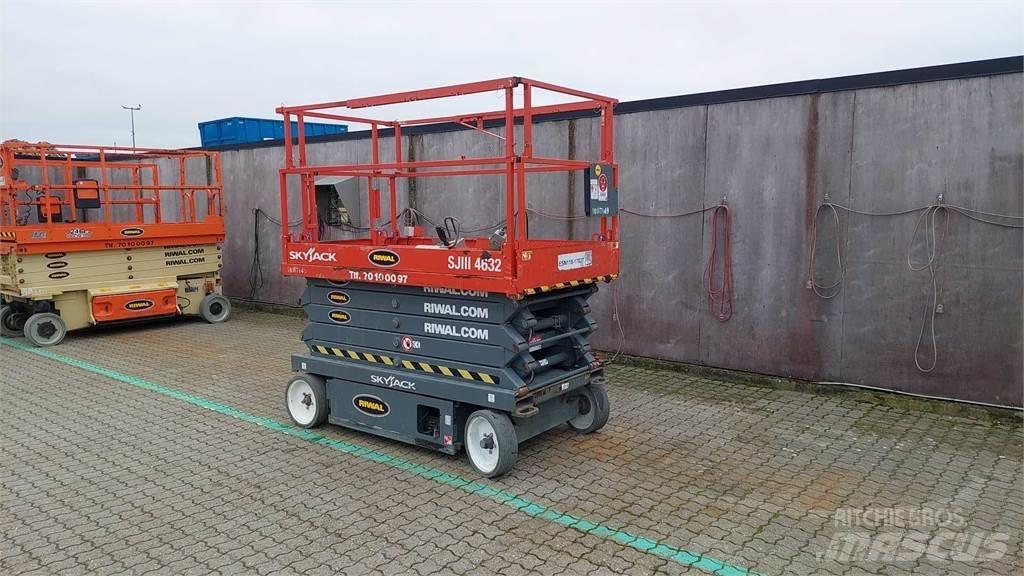 SkyJack SJIII4632 Škaraste platforme