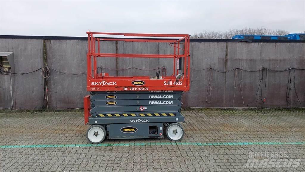 SkyJack SJIII4632 Škaraste platforme