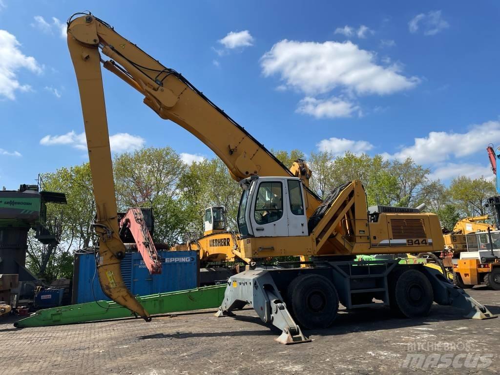 Liebherr 944 C HD Bageri za manipuliranje materijalom / otpadom