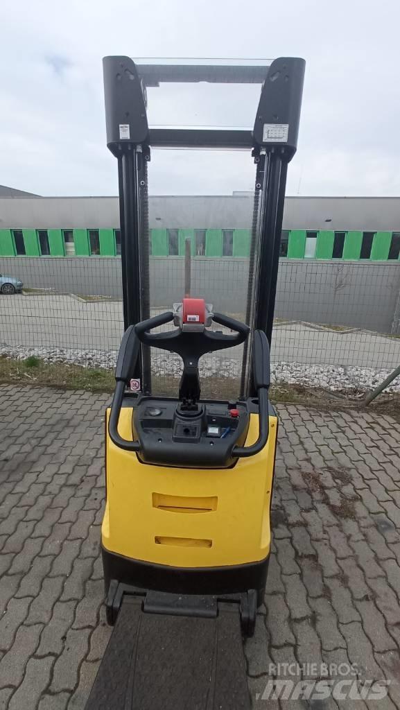 Hyster S1.4S Ručni električni viličar