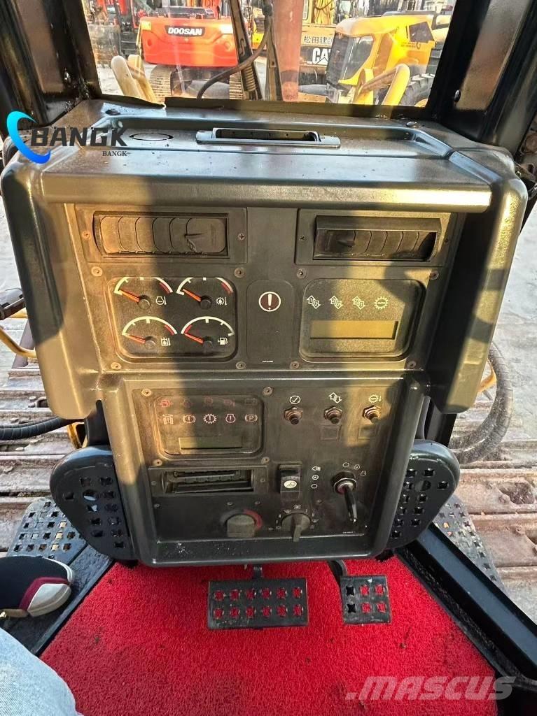 CAT D 6 N Buldožeri gusjeničari