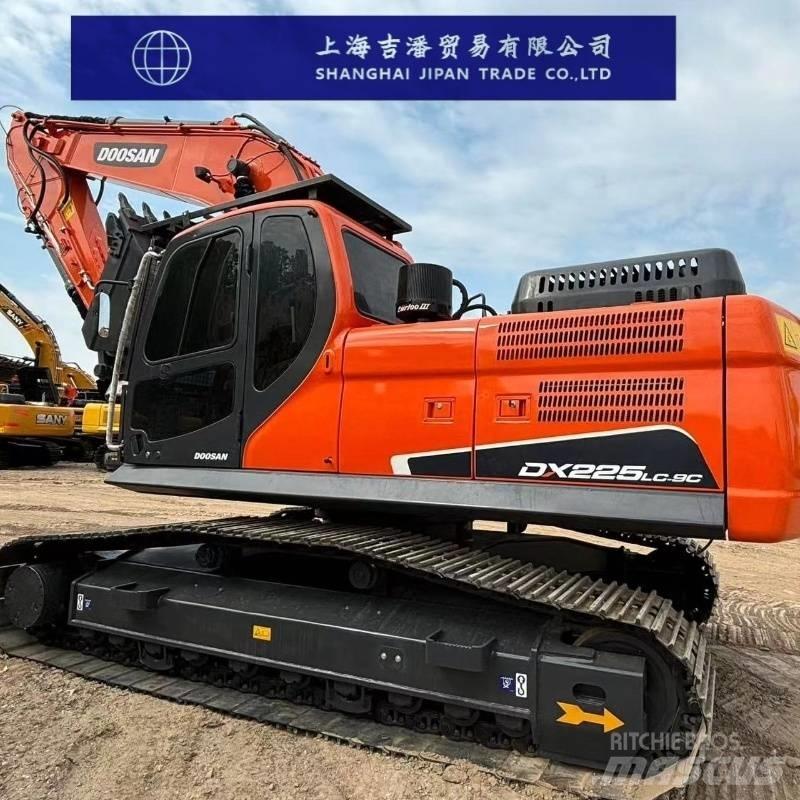 Doosan DX 225 Bageri gusjeničari