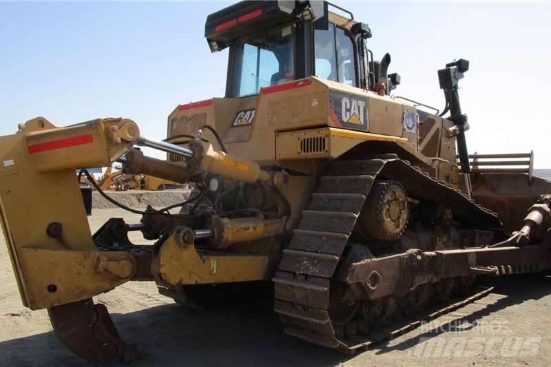 CAT D8R Buldožeri gusjeničari