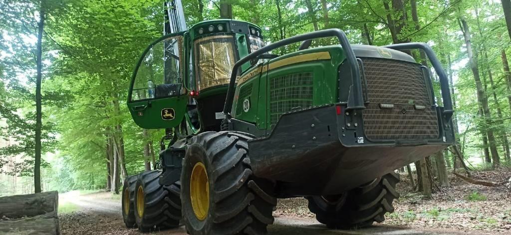 John Deere 1070G Harversteri