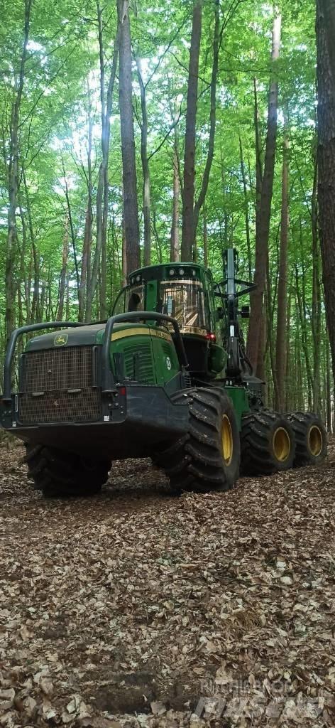 John Deere 1070G Harversteri