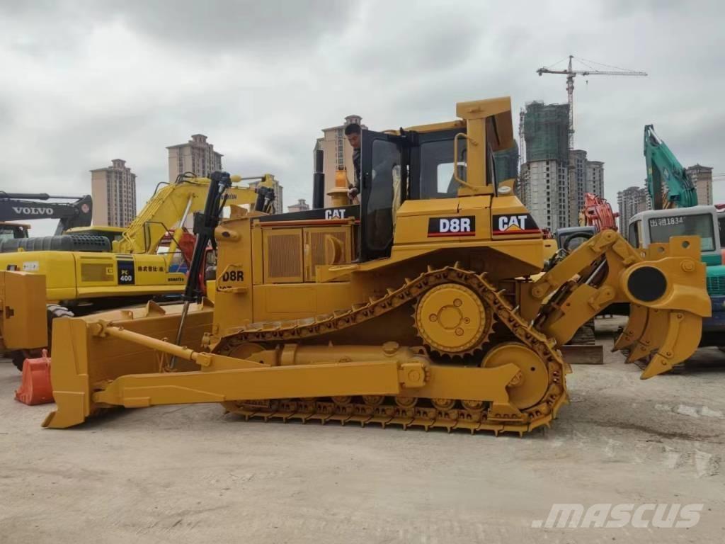 CAT D 8 R Buldožeri gusjeničari