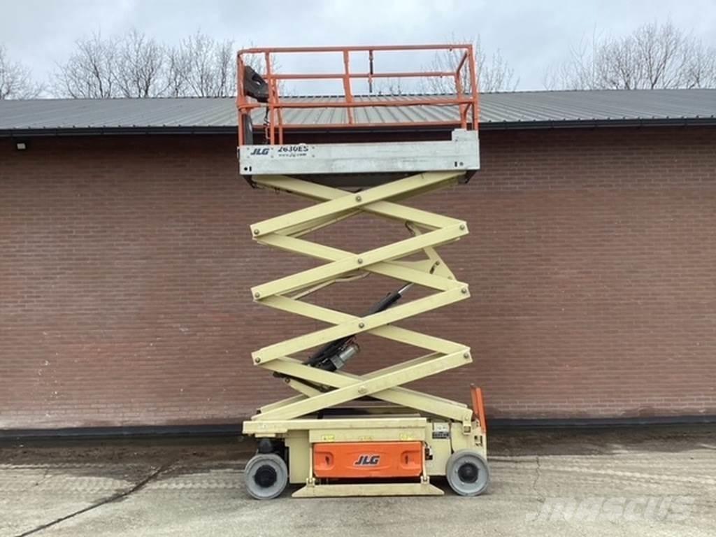 JLG 2630es Škaraste platforme