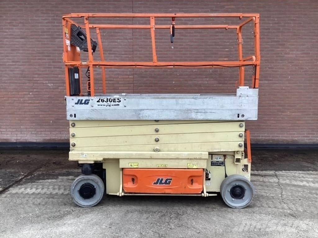 JLG 2630es Škaraste platforme