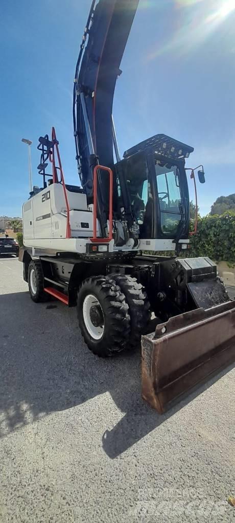 Hidromek HMK 210 W Bageri na kotačima