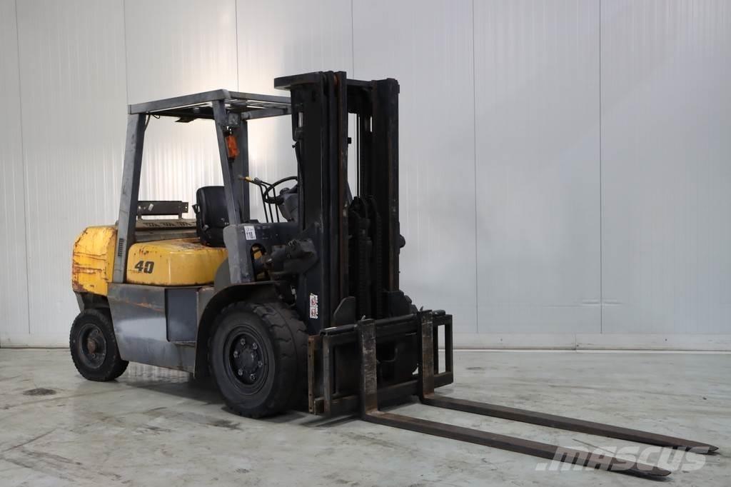 TCM FD40T2 Dizelski viličari